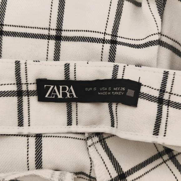 Zara Checkered Skirt with Buttons - Picture 2 of 4